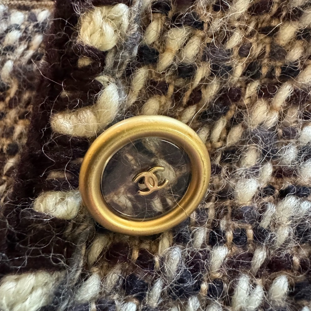 Chanel Women's Black and Cream Tweed Blazer - Picture 3 of 13